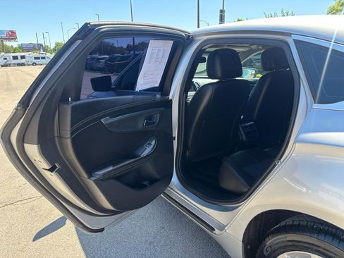 Used 2016 Chevrolet Impala LT w/ Convenience Package FWD image 15