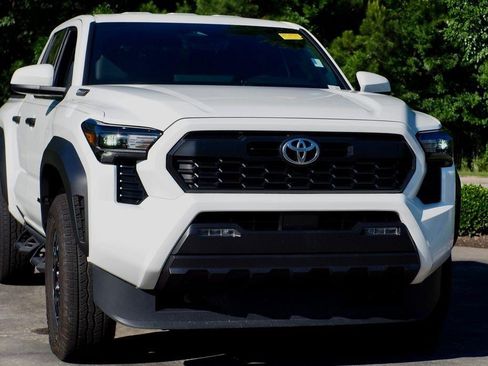 Used 2024 Toyota Tacoma TRD Off-Road AWD/4WD image 60