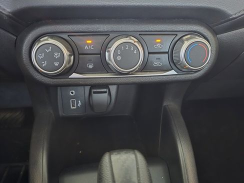 Used 2023 Nissan Versa S image 12