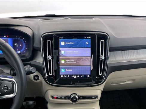 Certified 2023 Volvo XC40 B4 Plus w/ Driver Assist Package image 9