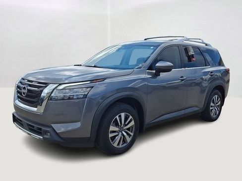Used 2022 Nissan Pathfinder SL AWD/4WD image 3