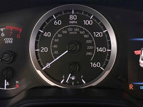 Used 2020 Toyota Corolla LE image 11