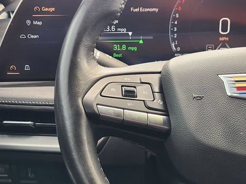 Used 2025 Cadillac XT4 Premium Luxury FWD image 28