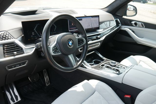 Used 2024 BMW X7 xDrive40i w/ Executive Package AWD/4WD image 17