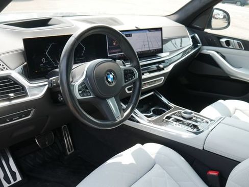 Used 2024 BMW X7 xDrive40i w/ Executive Package AWD/4WD image 17