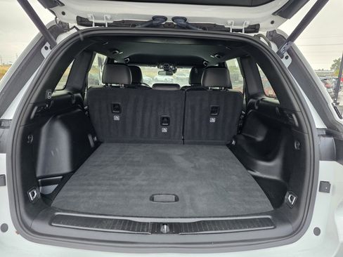 Used 2024 Jeep Grand Cherokee Limited image 31