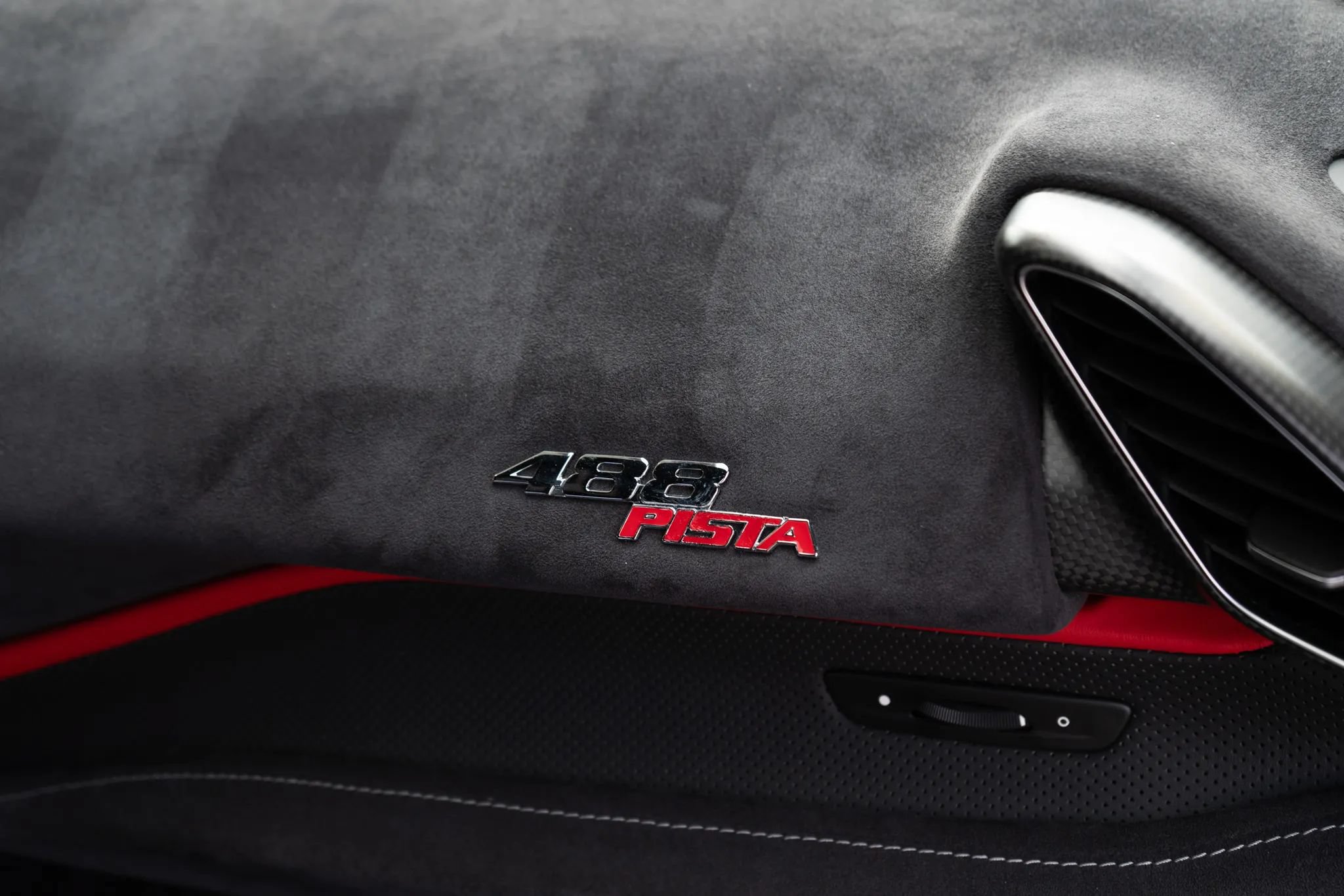 Used 2019 Ferrari 488 Pista Coupe RWD image 33