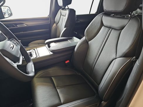 New 2026 Jeep Grand Wagoneer 4WD image 16