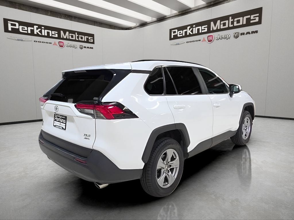 Used 2025 Toyota RAV4 XLE w/ Weather Package AWD/4WD image 5