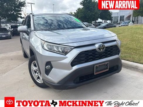 Used 2021 Toyota RAV4 XLE FWD image 1