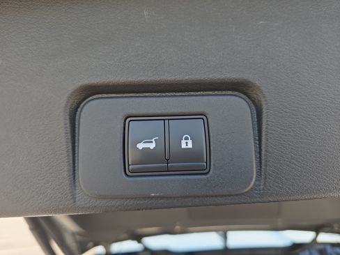 Used 2022 Nissan Rogue Platinum w/ Head-Up Display Package FWD image 14