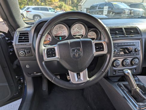 Used 2013 Dodge Challenger R/T Plus image 15