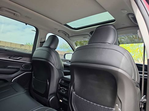 Used 2023 Jeep Grand Cherokee 4WD 4xe w/ Luxury Tech Group II image 16