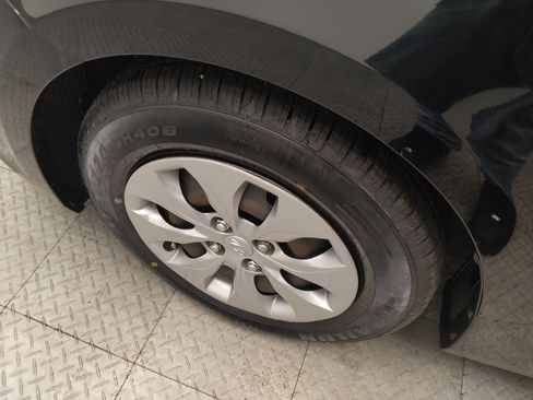 Used 2016 Hyundai Accent SE FWD image 31