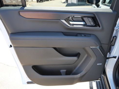 New 2026 GMC Yukon XL Denali w/ Denali Reserve Package AWD/4WD image 40
