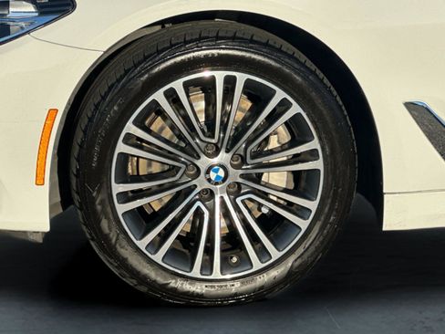 Used 2019 BMW 530i w/ Convenience Package image 34