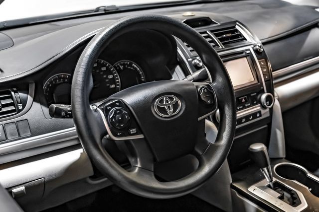 Used 2012 Toyota Camry LE FWD image 18