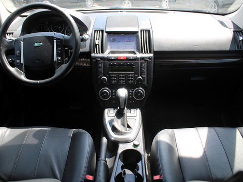 Used 2011 Land Rover LR2 HSE AWD/4WD image 12