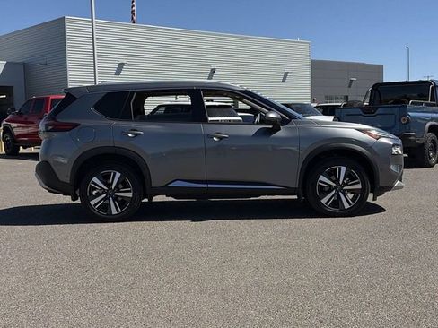 Used 2023 Nissan Rogue Platinum w/ Platinum Premium Package image 5