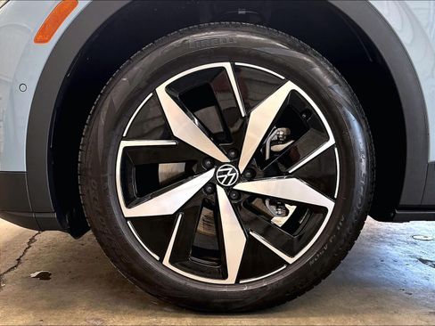 Used 2024 Volkswagen ID.4 Pro S AWD/4WD image 36