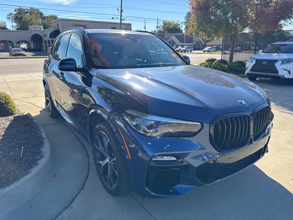 Used 2021 BMW X5 sDrive40i w/ M Sport Package RWD image 2