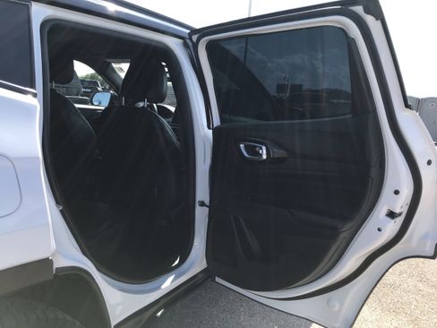 Used 2024 Jeep Compass Trailhawk image 15