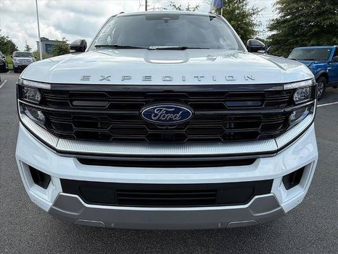 Certified 2025 Ford Expedition Platinum AWD/4WD image 3