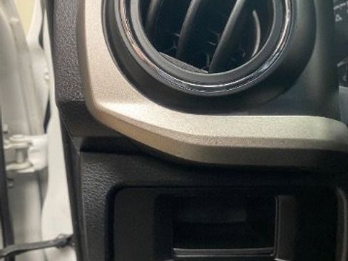 Used 2016 Toyota Tacoma TRD Off-Road w/ Towing Package image 27