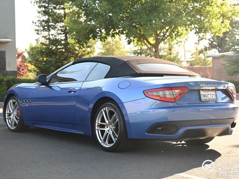 Used 2016 Maserati GranTurismo Sport image 11