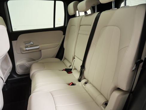 Certified 2026 Mercedes-Benz GLB 250 4MATIC image 17