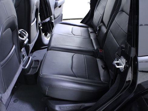 Used 2023 Jeep Wrangler Sahara w/ Cold Weather Group image 13