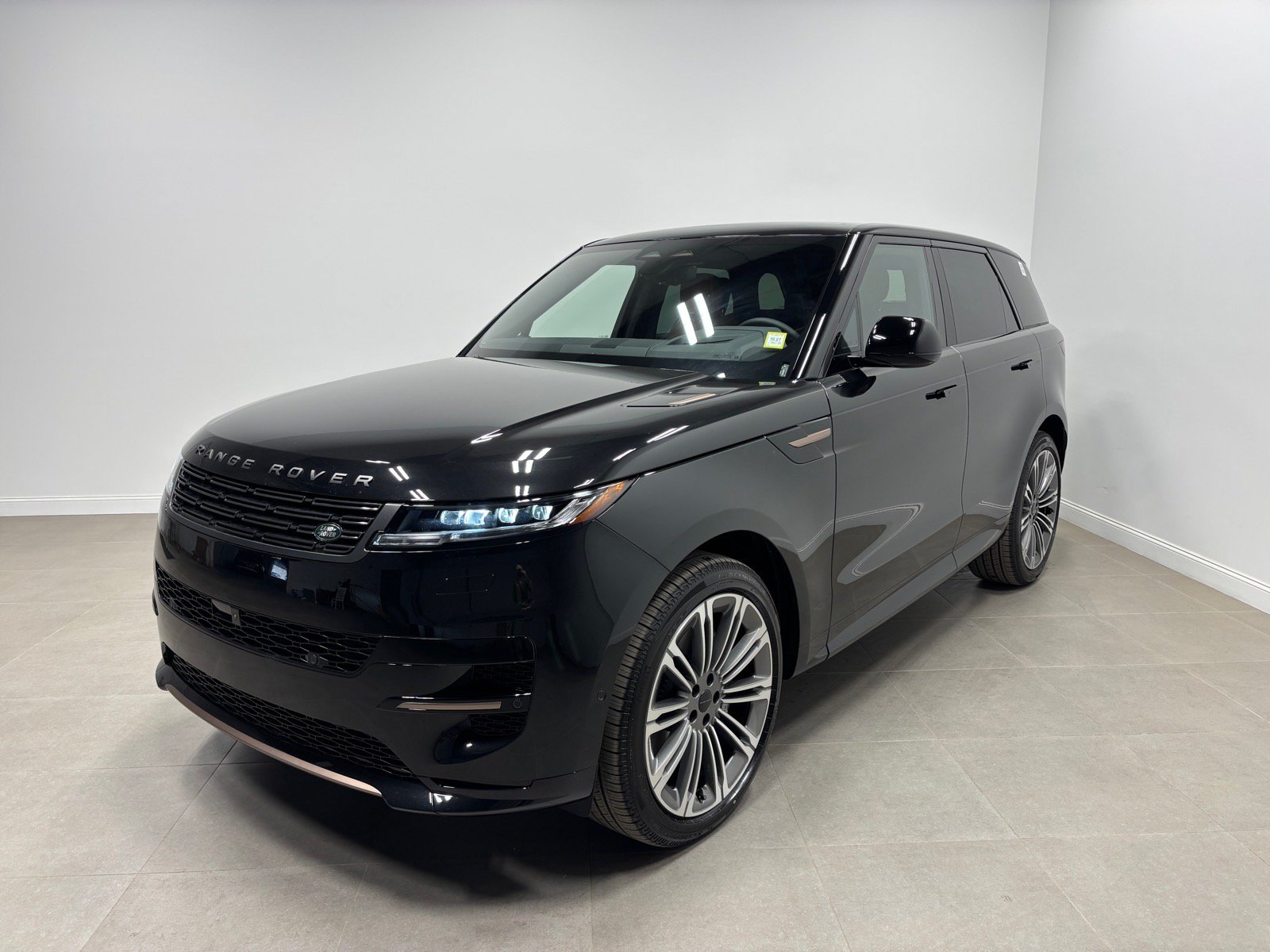 New 2027 Land Rover Range Rover Sport Dynamic SE AWD/4WD image 1