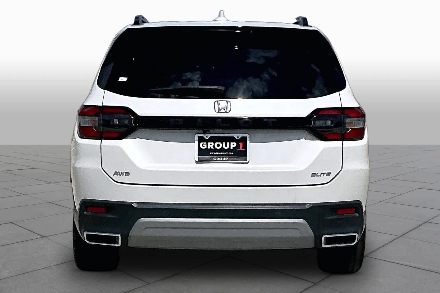 Used 2023 Honda Pilot Elite image 4