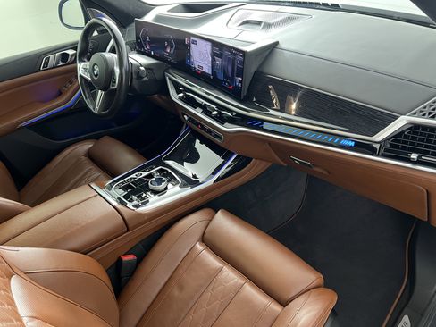 Used 2023 BMW X7 M60i w/ Executive Package image 27