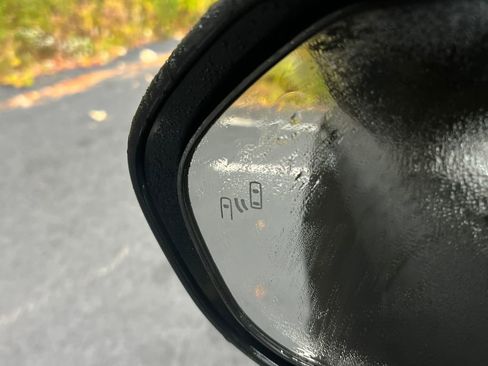 Used 2023 Toyota Camry XLE image 25