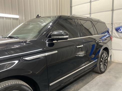 Used 2018 Lincoln Navigator Select image 5