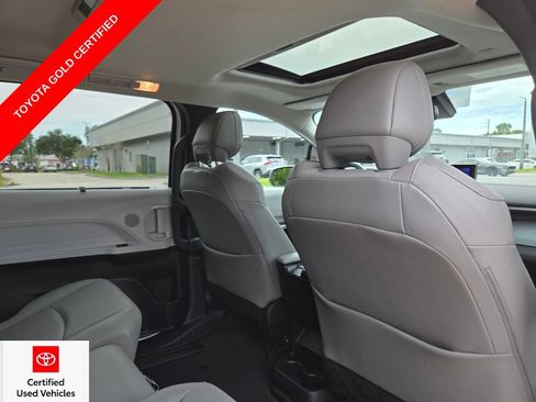 Certified 2025 Toyota Sienna XLE FWD image 16