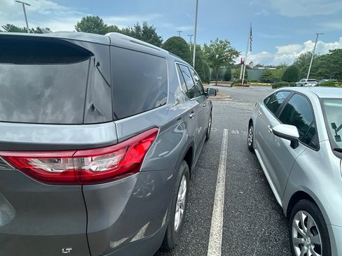 Used 2018 Chevrolet Traverse LT AWD/4WD image 19