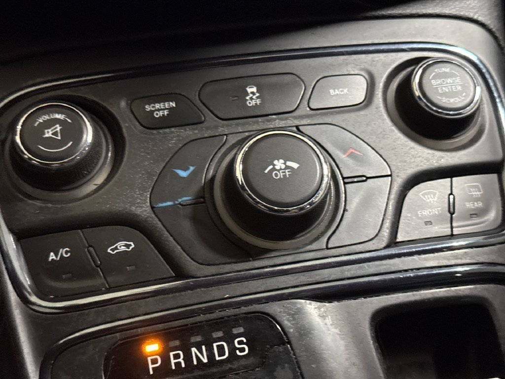 Used 2015 Chrysler 200 S FWD image 15