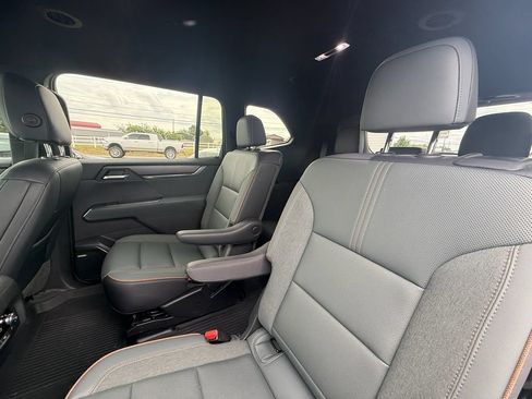 Used 2024 GMC Acadia AT4 w/ Luxury Package AWD/4WD image 20