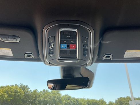 Used 2023 Jeep Wagoneer Series II w/ HD Trailer Tow Package AWD/4WD image 19