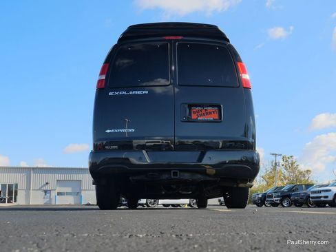 Used 2022 Chevrolet Express 2500 Extended w/ Enhanced Convenience Package image 19