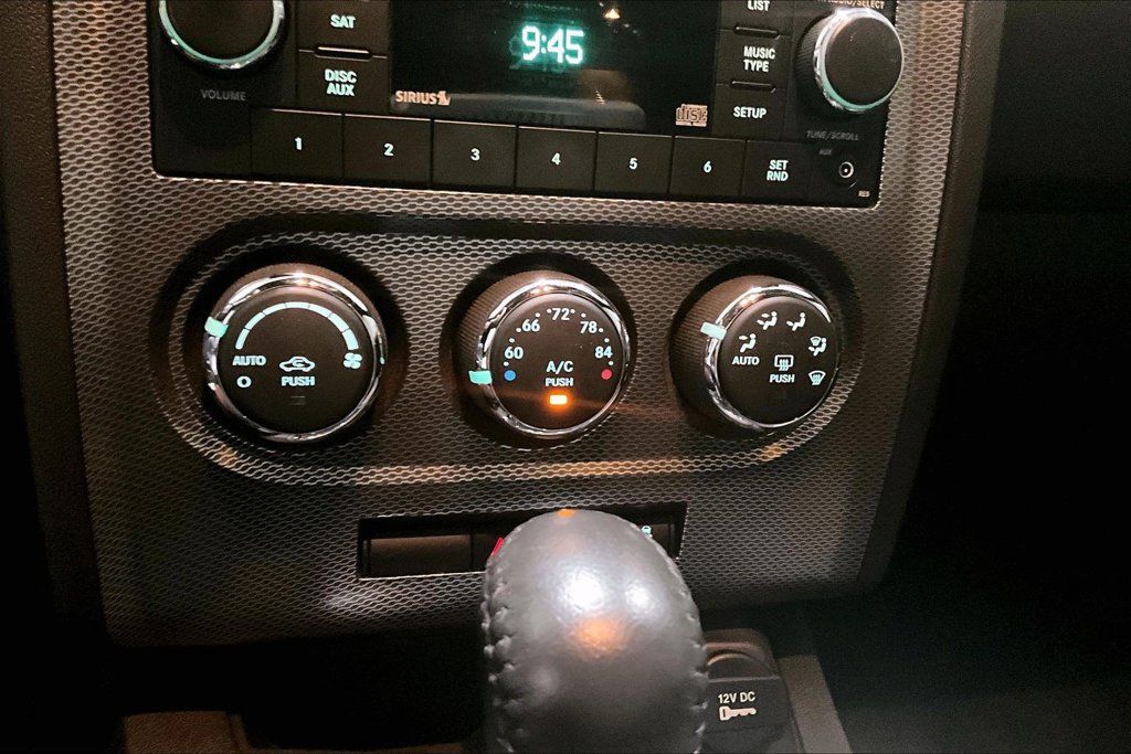 Used 2014 Dodge Challenger R/T RWD image 13