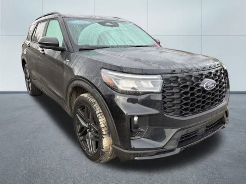 Used 2025 Ford Explorer ST-Line w/ Premium Package image 5