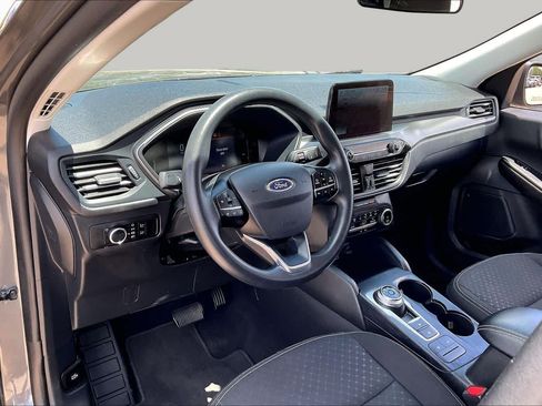 Used 2025 Ford Escape Active FWD image 17