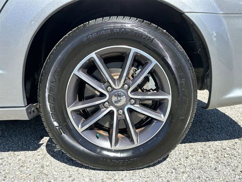 Used 2017 Dodge Grand Caravan SXT image 5