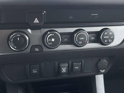 Used 2020 Toyota Tacoma SR5 image 19