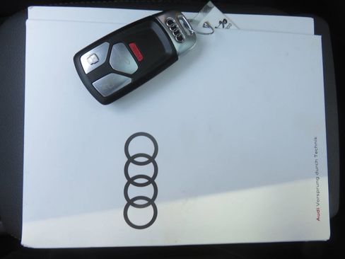 Used 2020 Audi Q5 2.0T Premium w/ Convenience Package AWD/4WD image 39