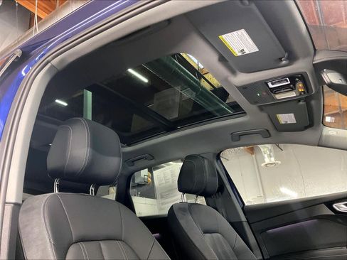 Used 2023 Audi Q4 e-tron Premium Plus w/ Premium Plus image 23