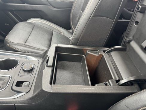 Used 2019 Chevrolet Traverse LT w/ LT Premium Package image 25